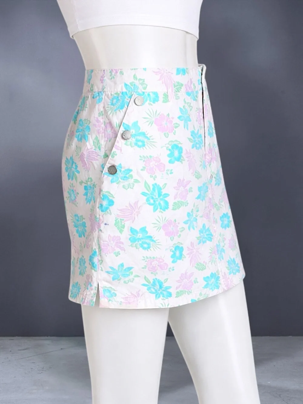 Liz Claiborne White Floral Lace-Up Back Skort